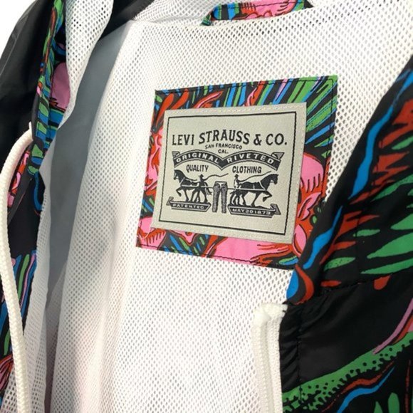 NWT Levi's Plus Size Hooded Water-Resistant Jacket - Picture 3 of 5